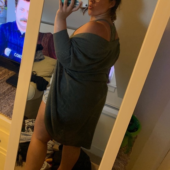 green cardigan - Picture 2 of 3